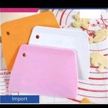 Glass wallpaper sticker scraper, cake dough cutting tool, bread