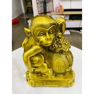 Feng shui brass monkey statue holding a gold bar 27cm high, 24cm wide, 14cm deep, 3kg weight, beauti