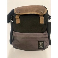 Preloved sling bag 3second