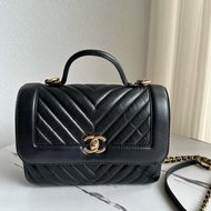 Chanel山形紋大小剛好可以手提斜背肩背包 最甜價