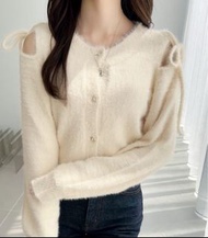 mily bilet 露肩冷衫