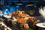 Seafood Buffet di 5-star La Vela Saigon Hotel