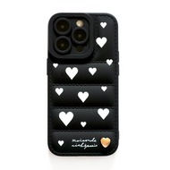 iPhone15/14/13 法式黑羽絨立體金色愛心手機殼