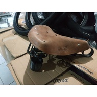 Antique Saddle / Classic Brooks Saddle