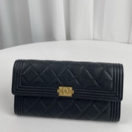 Chanel • 經典Le Boy 霧金釦荔枝牛皮翻蓋長夾