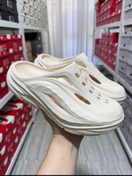 hoka拖鞋