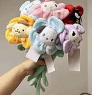 Sanrio 毛公仔 笑臉 太陽花 仿花束 裝飾 花 窗簾扣 禮物 Pochacco Kuromi Melody Hello Kitty Little Twin Star Cinnamoroll XO