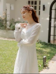 透膚蕾絲荷葉袖拖地長裙輕婚紗