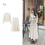 Luxury women's clothing Set, Korean women's sweater, medium fit, round neck, hem, pleated wool skirt