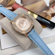นาฬิกาข้อมือหญิง หน้าปัดล้อมเพชร สายหนัง ( พร้อมกล่อง ) BY SK