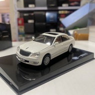 1: 43 Original Factory FAW Red Flag Prosperity Red Flag HQ300 430 Majesta Car Model White