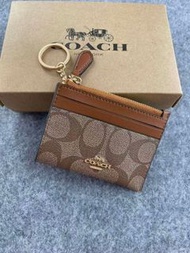 COACH蔻馳鑰匙圈卡包經典老花配色，帶金色logo，拉鍊設