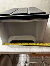 透明儲物箱黑色膠箱。自取。