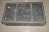 古董老件皮件木箱子高30長92寬53公分