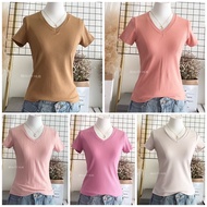 [504] V-Neck T-Shirt Short Sleeves Beautiful Shape Comfortable Stretch Fabric Girls Shouldn't Miss I