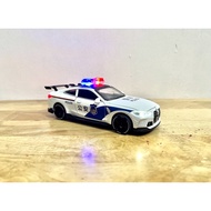 Mô hình xe cảnh sát BMW M4  _ Tỷ lệ 1:32