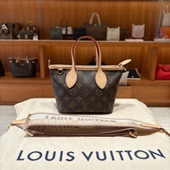 【現貨｜超萌小包】Louis Vuitton Neverfull BB 迷你托特包｜經典老花圖騰 × 寬背帶設計｜附原廠LOGO刺繡肩背帶｜迷你尺寸超可愛！