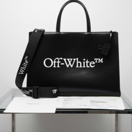 Off-White™ 黑色漆皮大容量硬底手提包/斜跨包 (34x23x14) 可放筆電iPad 不下垂 醒目LOGO 工業風背帶(108cm) Binder Clip 繫繩 個性時尚 百搭實用