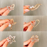 Combination of new pearl flower crystal brooch alloy women's accessories