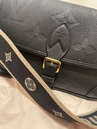 LV Diane black 黑色法棍包