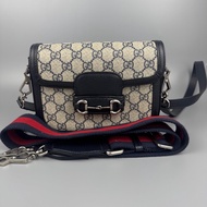 Gucci古馳 Horsebit 1955黑色老花斜挎包，小號 經典雙G帆布，黑色
