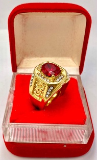 แหวนทอง 18K พลอยทับทิมสีแดง ด้านข้างมังกรทอง ช่วยเสริมพลังอำนาจ ความสำเร็จ