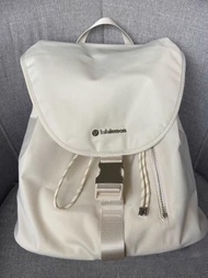 🍑全新正貨🌸Lululemon Drawstring 10L 防水多隔層抽繩水桶包 米白