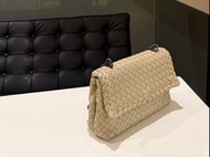 Bottega Veneta Olimpia 奶茶色编织包