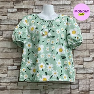 เสื้อแขนสั้นผู้หญิง เสื้อคอกลม แขนตุ๊กตา  ลายดอกไม้  Monday Lady พร้อมส่ง!