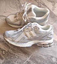 NEW BALANCE  1906R