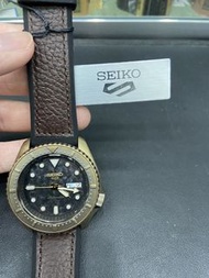 SEIKO精工 5號盾牌 機械錶 類似青銅款 遊艇款 (皮面膠帶)(水鬼) 42.5mm SRPE80K1