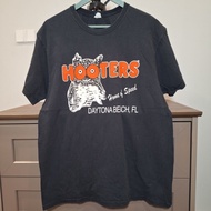 Hooters home of speed Owl T-Shirt size L (AB80)
