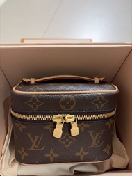 LV nice Nano 小手袋