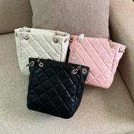 ALVA Quilted Chan Bucket Bag- CNKMP0