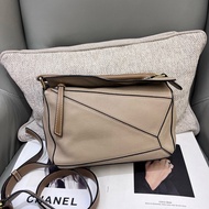LOEWE沙色系荔枝紋全皮拼色中號 puzzle 幾何包