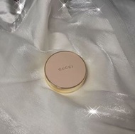 Gucci 柔焦凝光粉餅