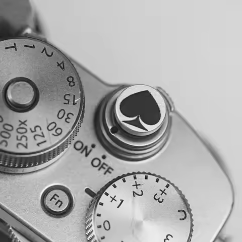 For Fujifilm X100V XT5 Canon R5 R6 Panasonic Leica Sony A7C2 A7M4 A7S3 A6300/6400 Metal Camera Decor