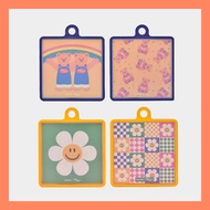 GLASSLOCK WiggleWiggle Square Cutting Board Bear & Smile Pastel Handy Design Mood-Lifting & Hygienic