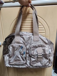 Kipling 金色手提包