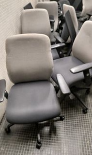 台灣 ergonomic executive office chair 多功能人體工學 電腦椅 油壓椅轉椅 可調節 扶手 坐深 24寸 超厚坐墊