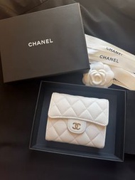 Chanel 白色銀包 有盒