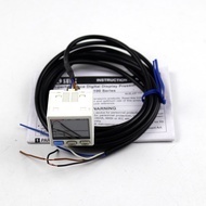 YY SUNX God as pressure switch DP-102Z pressure sensor original