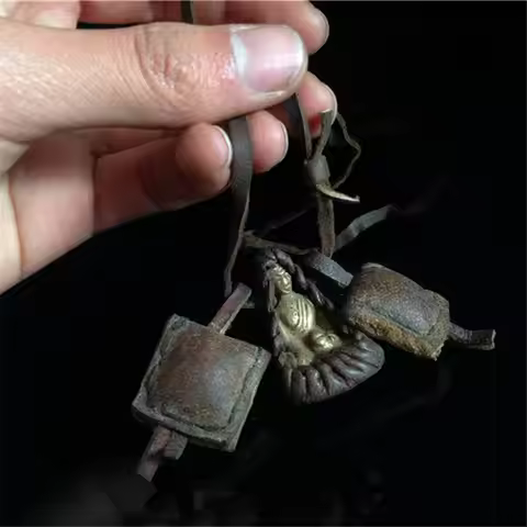 Tibetan Pocket Buddha Amulet Medicine God with Cow Leather Rope TNL391