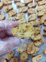 Bánh mì mini sấy giòn vị bơ tỏi handmade Bánh mì sấy bơ tỏi