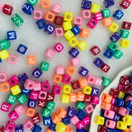 ลูกปัดABC ลูกปัดตัวอักษร คละตัวอักษร คละสี ใช้สำหรับงาน DIY งานสร้างสรรค์ต่างๆ