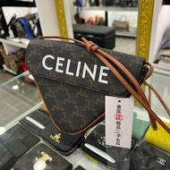 東區正精品㊣CELINE TRIANGLE BAG XF195902BZK 近全新老花凱旋門三角型斜背包 RZ4122