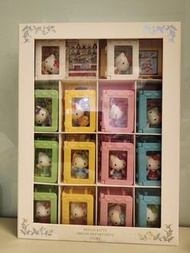 2003年 711 Hello Kitty公仔夢幻百貨完整組珍藏盒