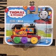 Thomas And Friends รถรางสแตนเลสแบบขับเคลื่อนด้วยแรงบิด HFX891 รุ่น Master Sandy Bessie สำหรับเด็กอาย