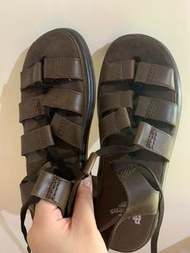 Dr.Martens涼鞋