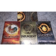 Preloved book- Divergent set (divergent,insurgent,allegiant) Veronica Roth